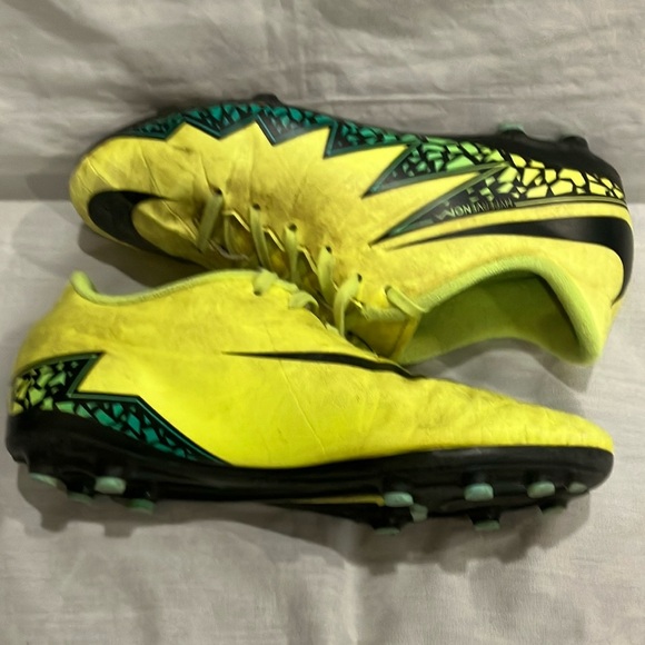 Nike youth size 5 hypervenom  Athletic Shoes - Picture 9 of 11